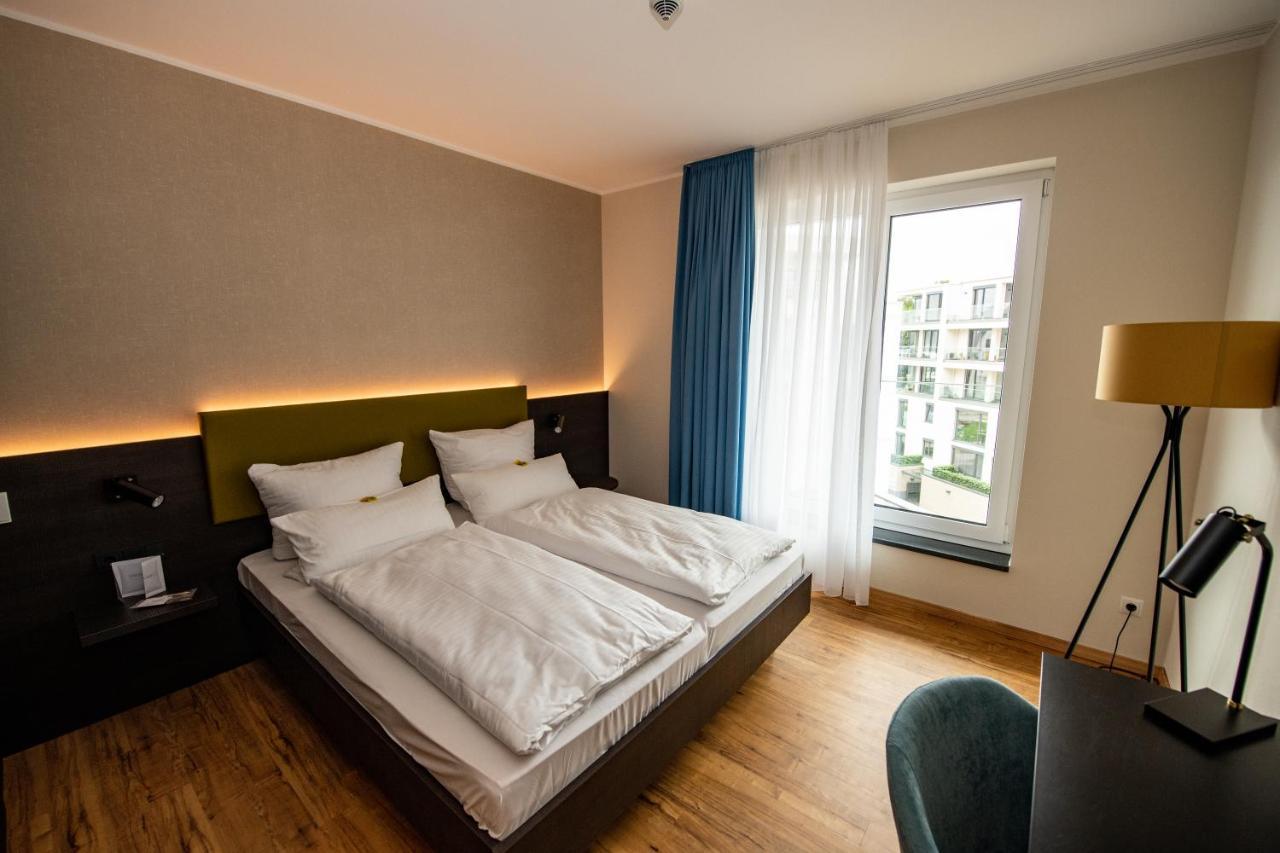 Einstein Hotel Am Roemerpark Andernach Esterno foto