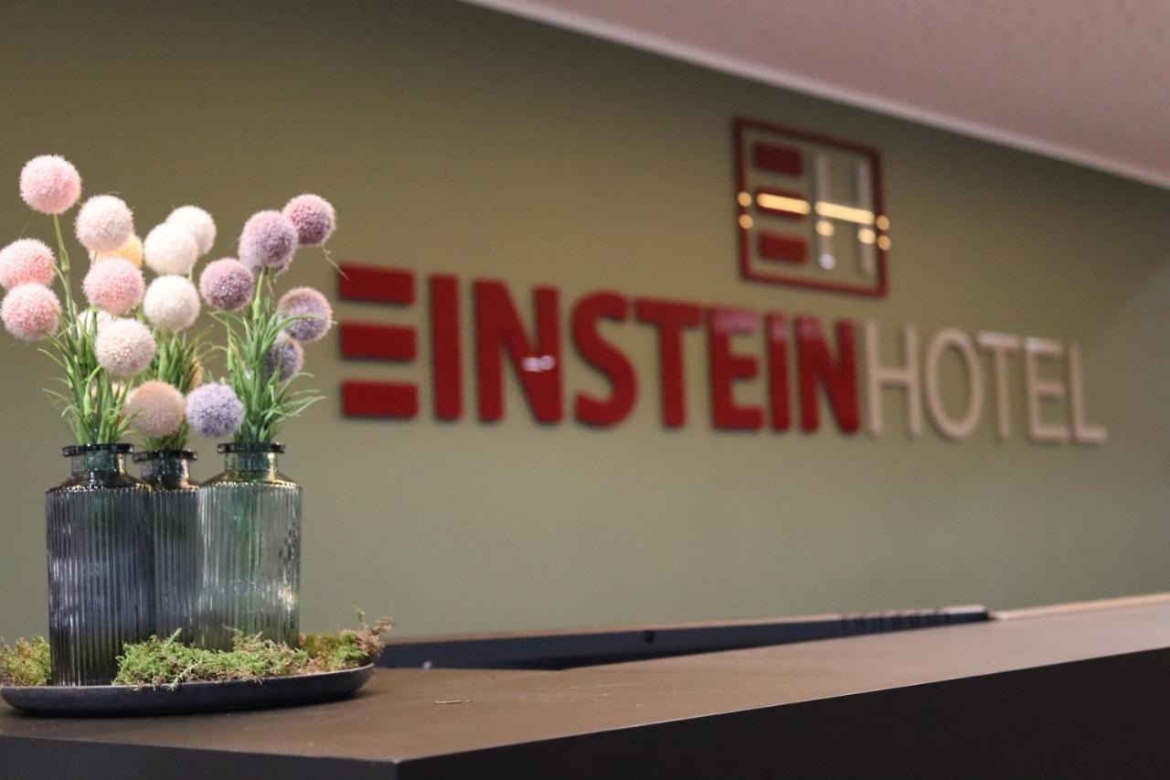 Einstein Hotel Am Roemerpark Andernach Esterno foto