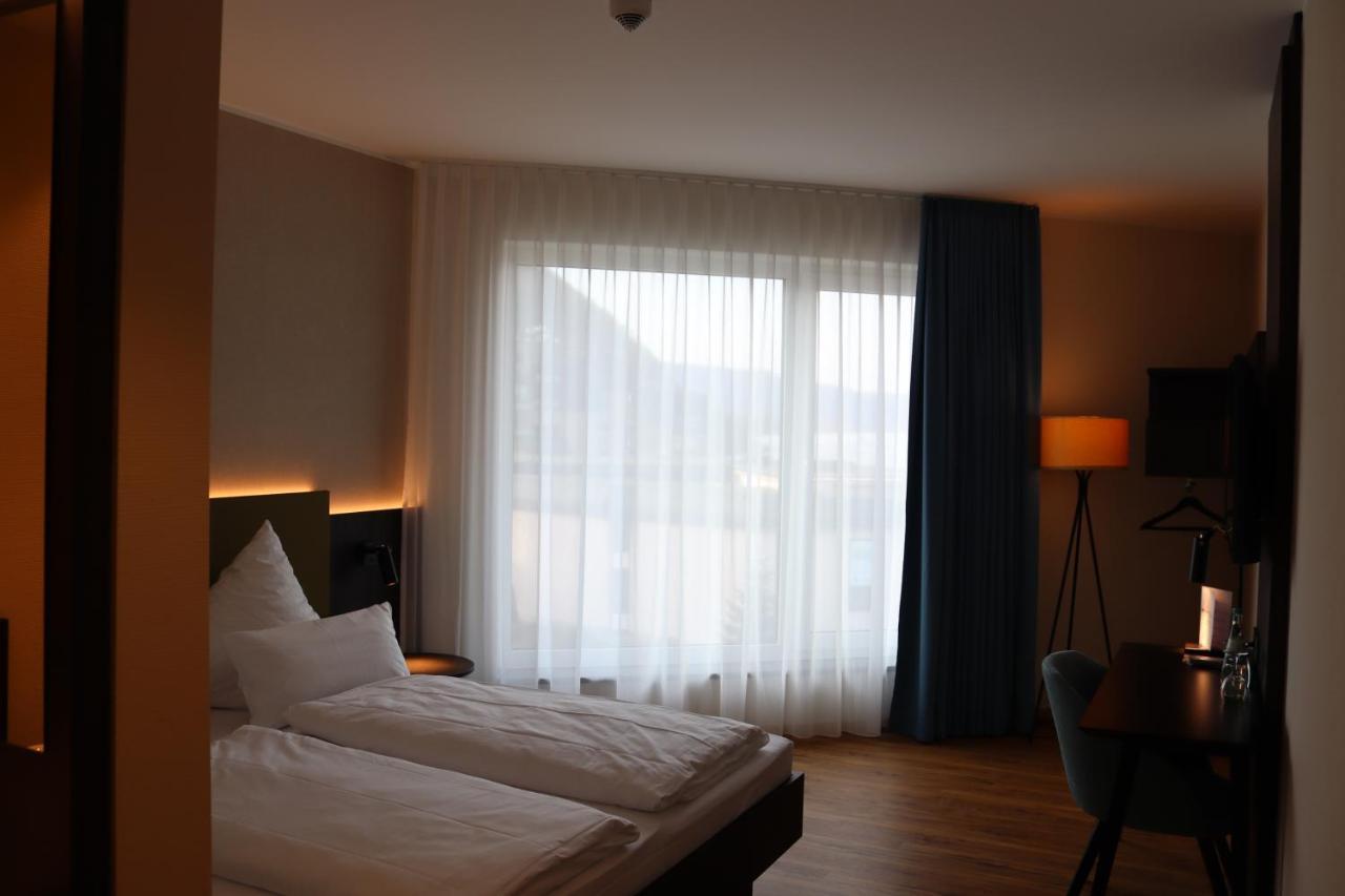Einstein Hotel Am Roemerpark Andernach Esterno foto