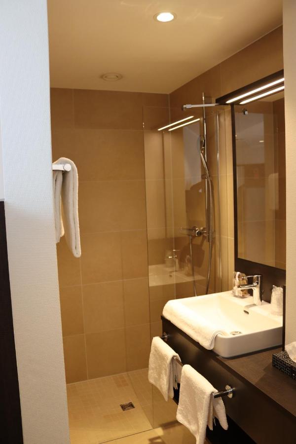 Einstein Hotel Am Roemerpark Andernach Esterno foto