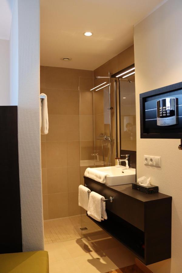 Einstein Hotel Am Roemerpark Andernach Esterno foto